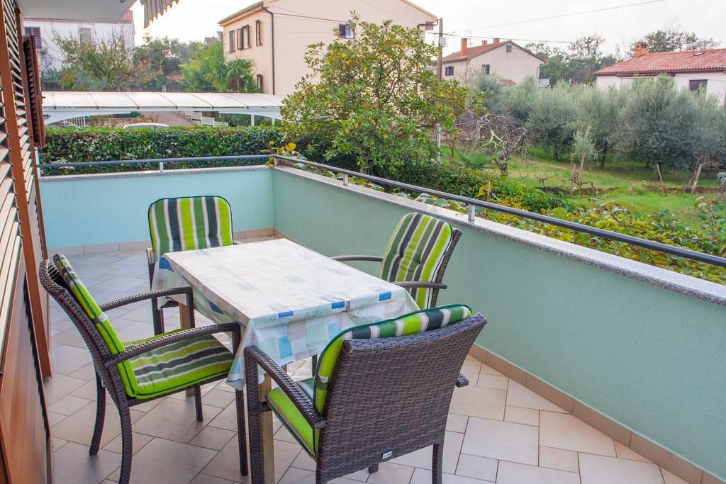 Apartments Silvia Porec Bagian luar foto