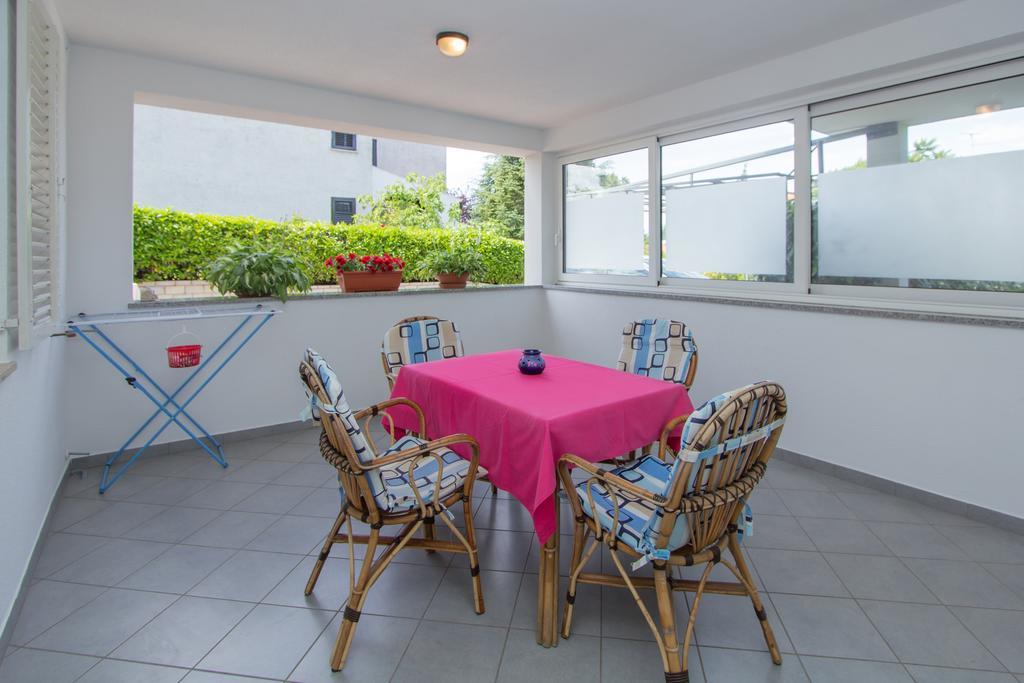 Apartments Silvia Porec Bagian luar foto