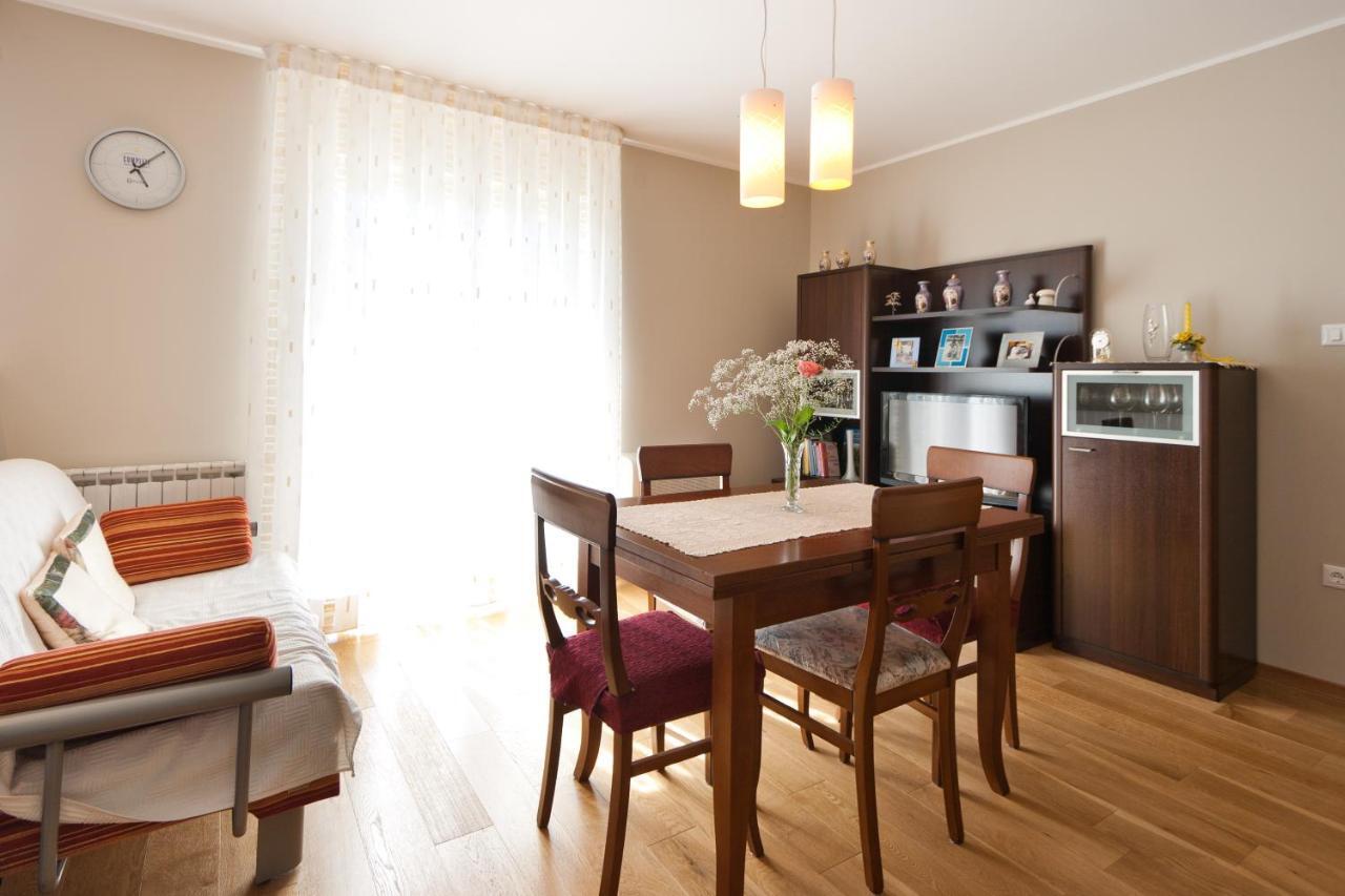 Apartments Silvia Porec Bagian luar foto