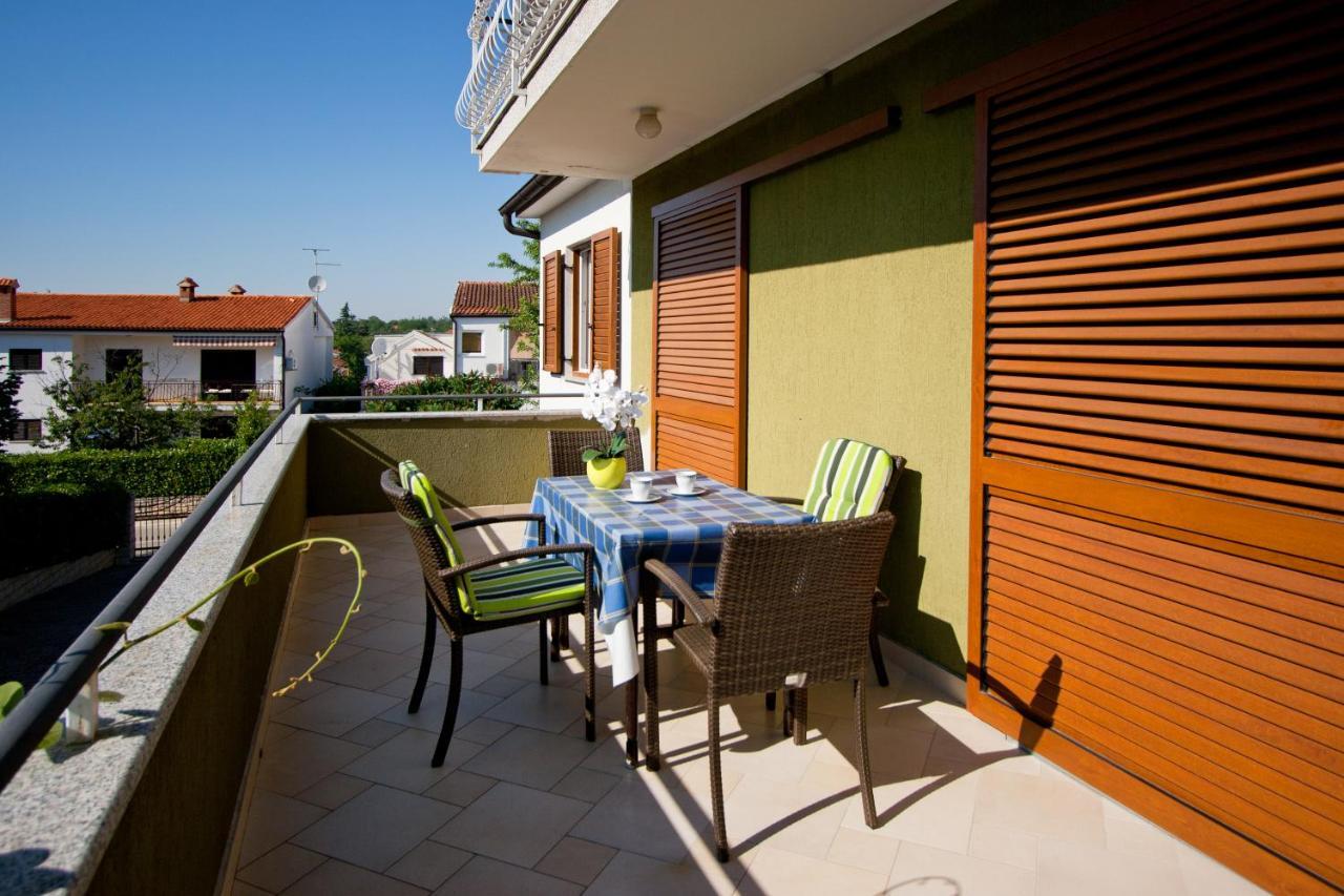 Apartments Silvia Porec Bagian luar foto