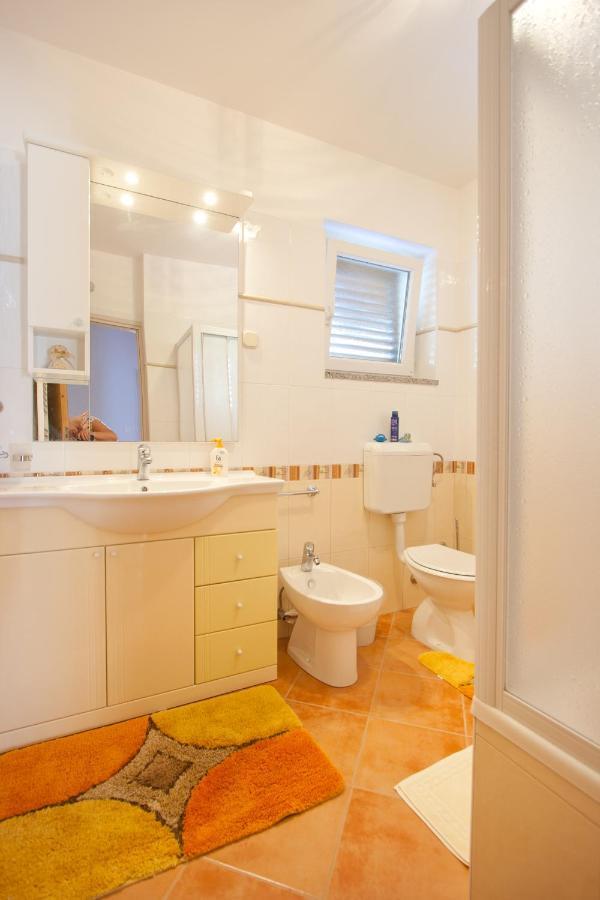Apartments Silvia Porec Bagian luar foto